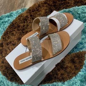 New Steve Madden sz 6 women’s rhinestones sandals